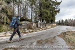 Totenbretter am Wegesrand