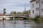 Hinter Brücke scharf links!