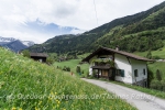... und Bauernhaus.