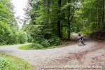 Schotterpiste steil bergab