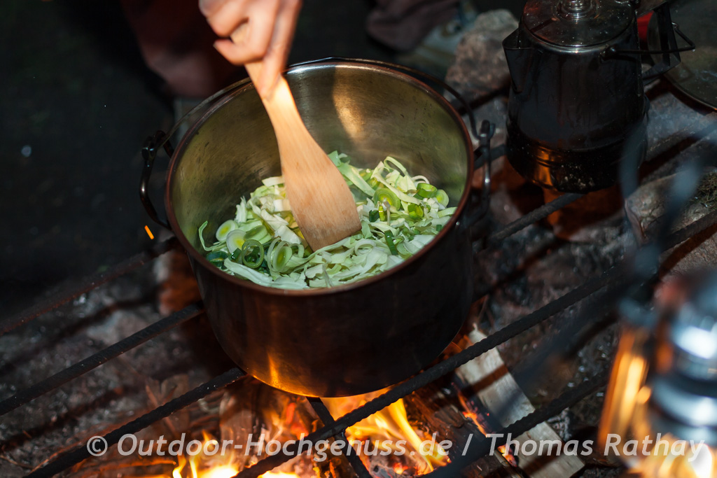 Asiatische Kohlsuppe mit Glasnudeln - outdoor-hochgenuss.de