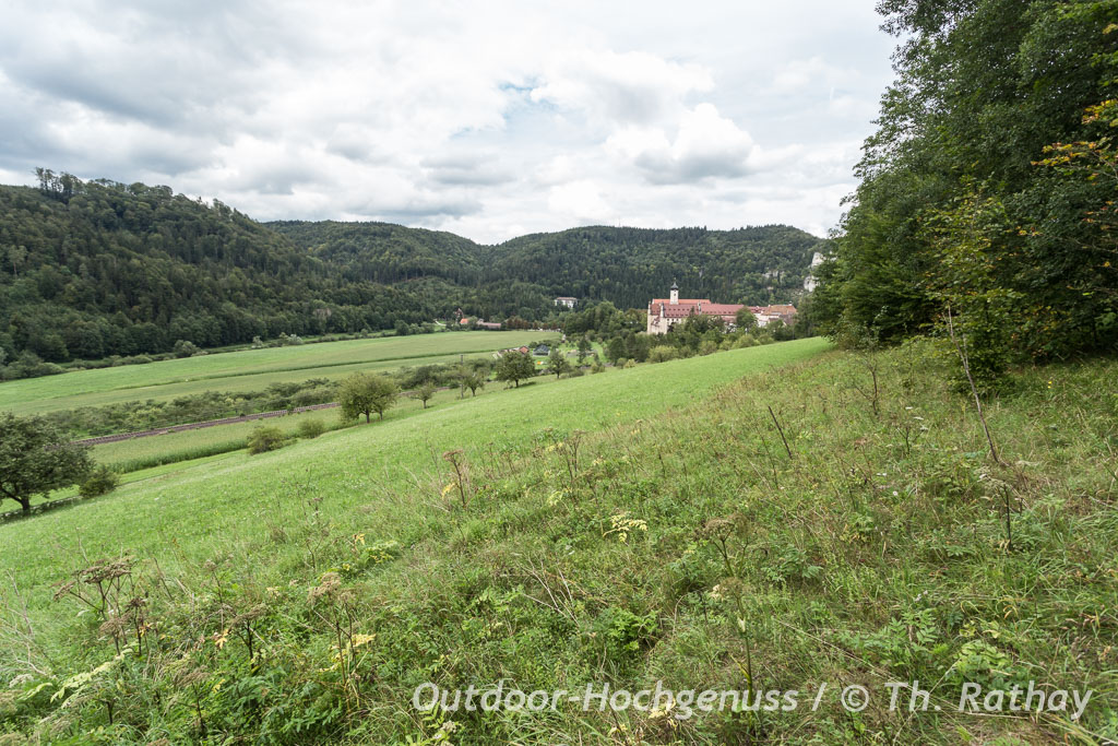 Wandern auf dem Donauberglandweg im Naturpark Obere Donau