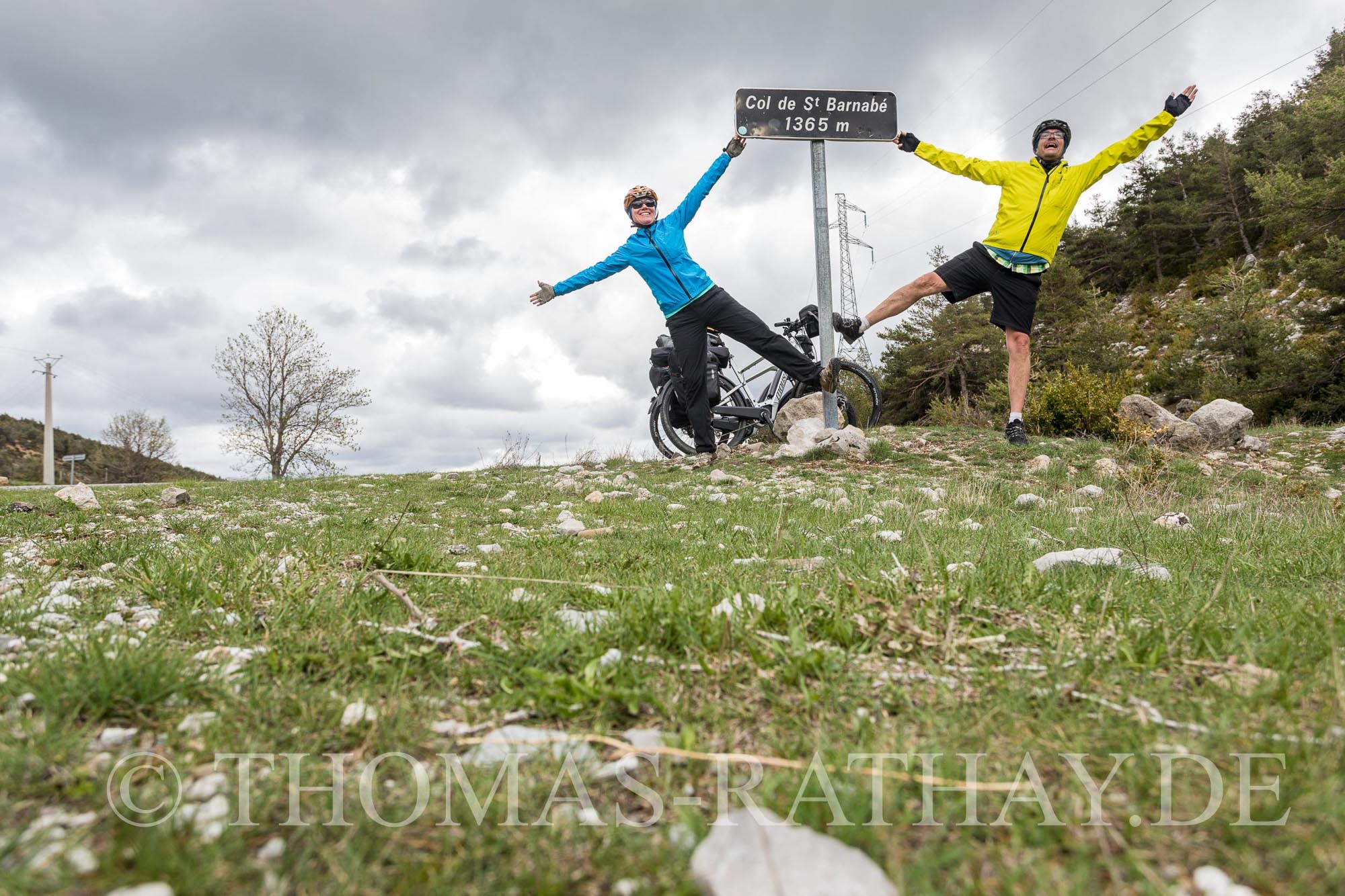 Ein Radlerpaar auf dem Col de St. Banarbe