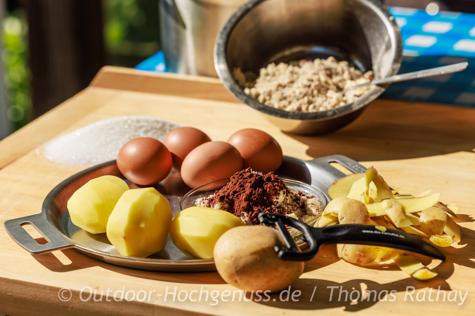 Zutaten für einen Kartoffelbrownie mit frischen Beeren