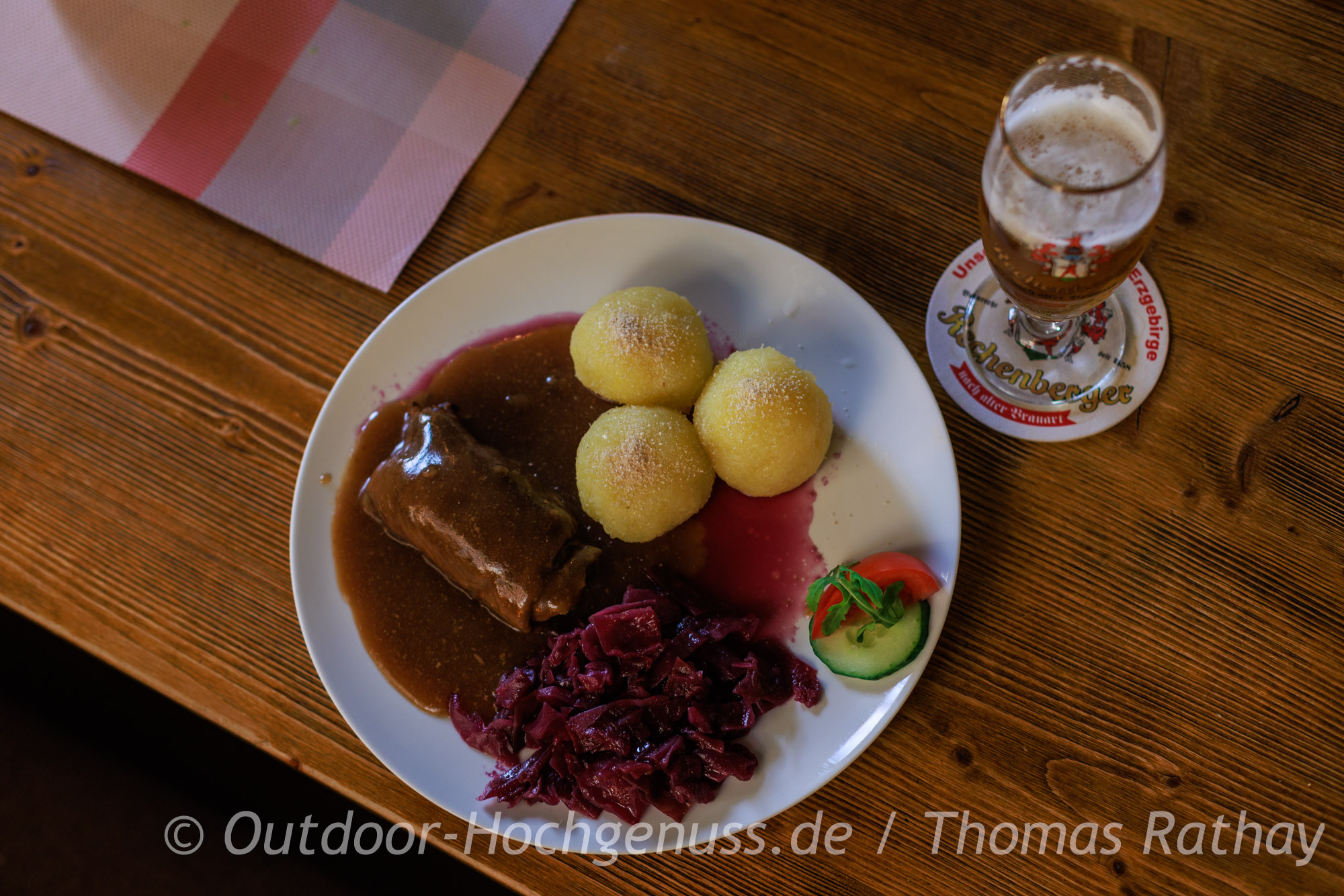 Roulade mit Klößen und Rotkohl – sächsische Hausmannskost nach dem Wandern Roulade mit Klößen und Rotkohl
