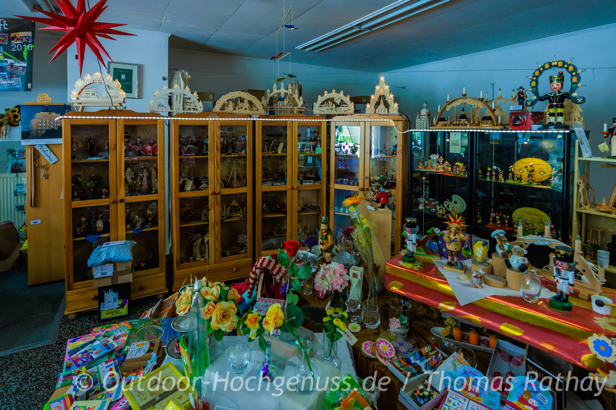 Tante-Emma-Laden in Rübenau mit Schwibbögen – Besonderheit am Kammweg Erzgebirge Tante Emma Laden in Rübenau